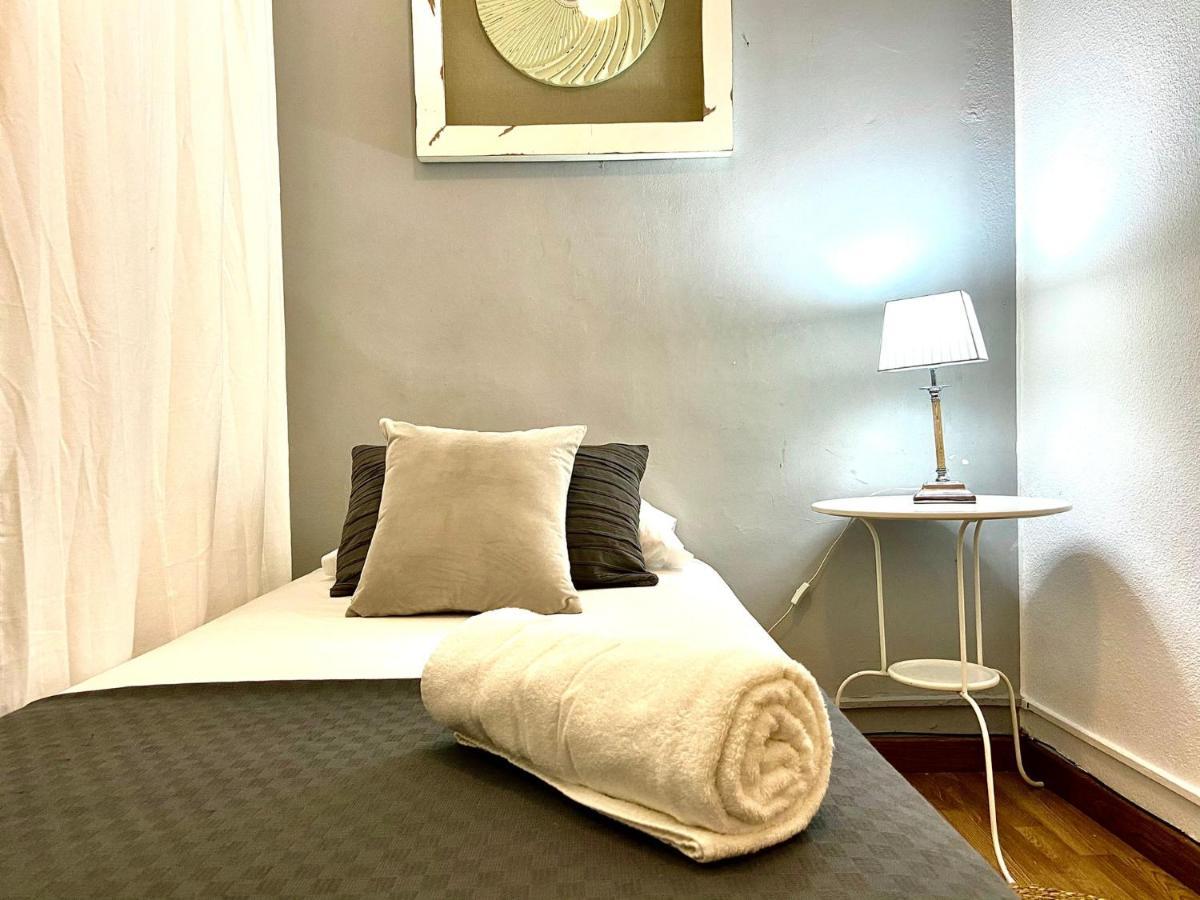 Alani Rooms Montjuic Barcelona Buitenkant foto