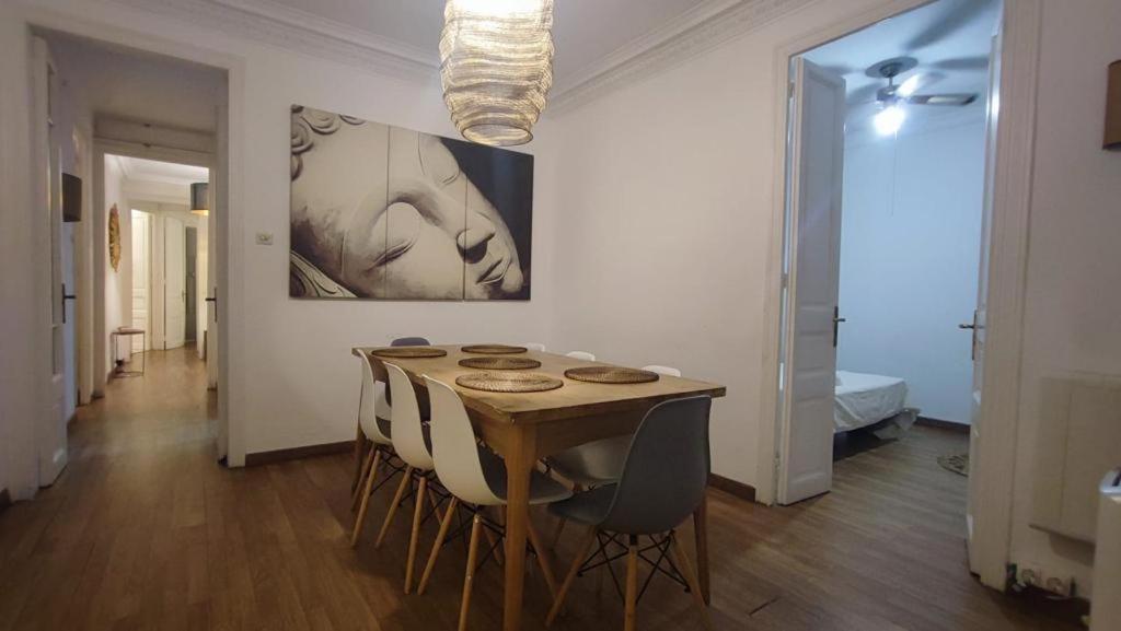 Alani Rooms Montjuic Barcelona Buitenkant foto